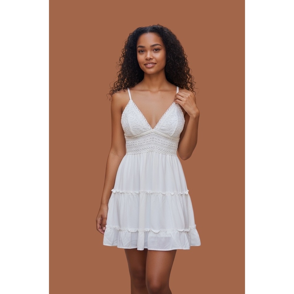 NEW White Lace Trim Size Medium Tiered Ruffle Back Tie Mini Sundress‎